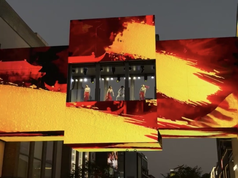 Hangzhou West Lake outdoor mechanical opening LED screen creative display